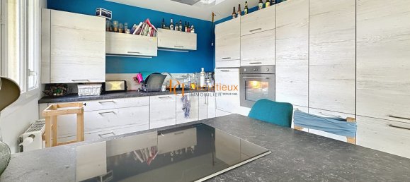 Villa de 4 dormitorios en Toussieux, France No. 245001 2