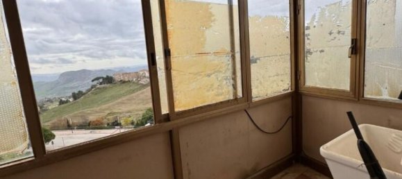 3 Schlafzimmer Penthouse in Mussomeli, Italy, Nr. 53030 27