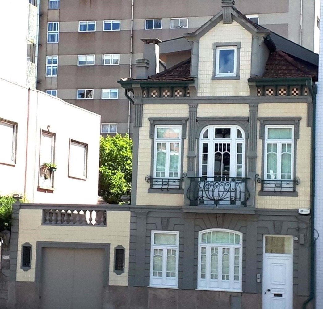 7 bedrooms Villa in Porto, Portugal No. 209848