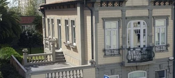 7 bedrooms Villa in Porto, Portugal No. 209848 5