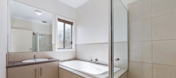 3 bedrooms House in St Albans, Australia No. 723 5