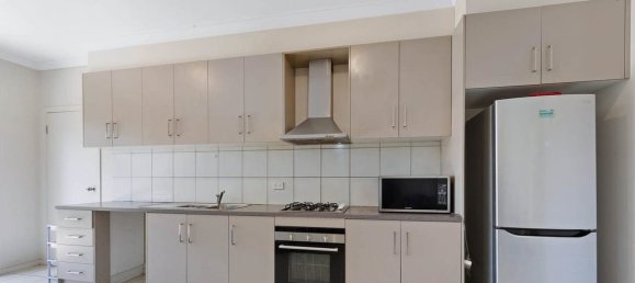 3 bedrooms House in St Albans, Australia No. 723 4