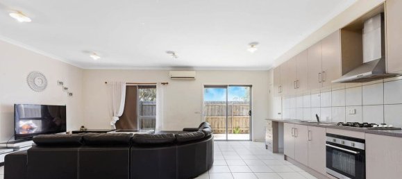 3 bedrooms House in St Albans, Australia No. 723 2