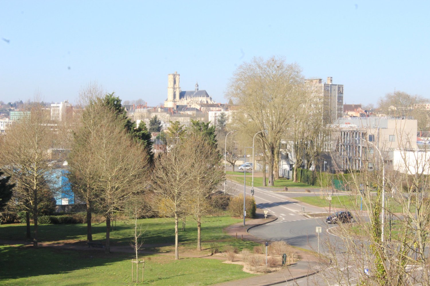 2 bedrooms Apartment in Nevers, France No. 205855