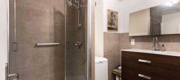 3 bedrooms Apartment in Paris, France No. 163357 5