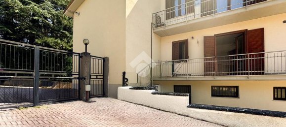 3 Schlafzimmer Wohnung in L'Aquila, Italy, Nr. 318061 3