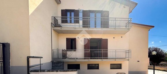 3 Schlafzimmer Wohnung in L'Aquila, Italy, Nr. 318061 4