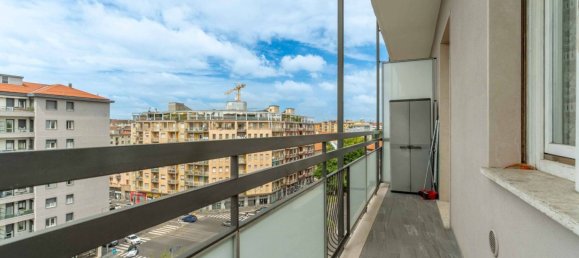 Studio in Milan, Italy No. 321296 7