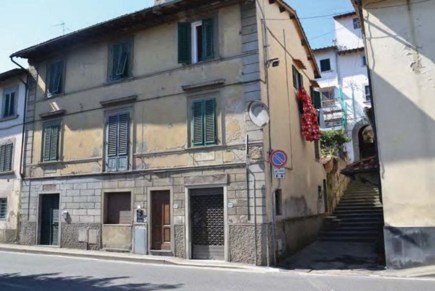 4 rooms Apartment in Lastra a Signa, Italy No. 97142