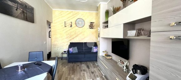 3 rooms Apartment in Turin, Italy No. 164204 3