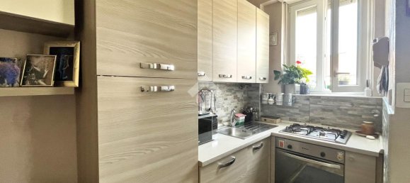 3 rooms Apartment in Turin, Italy No. 164204 5