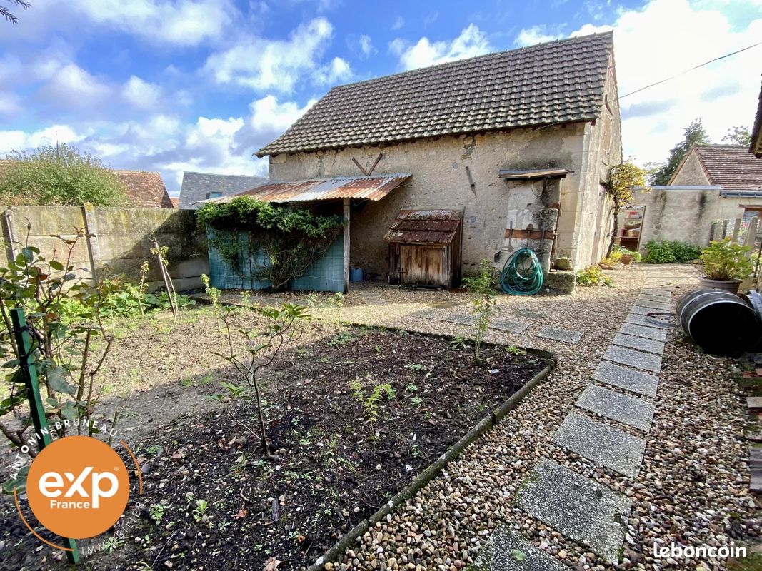 3 bedrooms House in Ligueil, France No. 82716