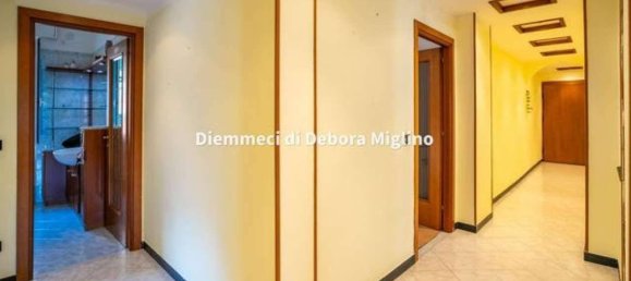 2 bedrooms Apartment in Genoa, Italy No. 354031 4