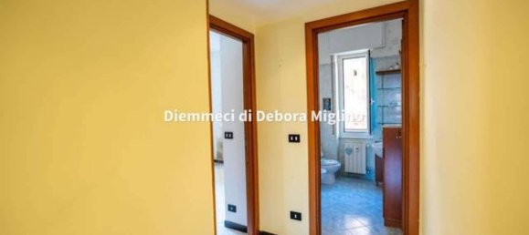 2 bedrooms Apartment in Genoa, Italy No. 354031 3