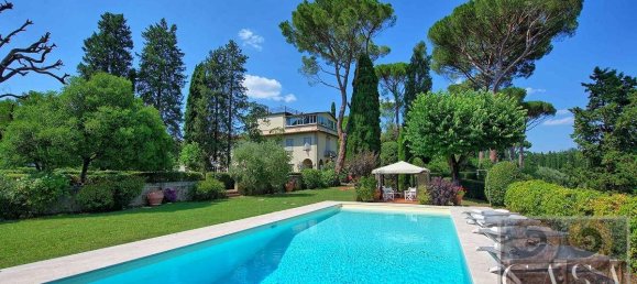 5 bedrooms Villa in Florence, Italy No. 317 2