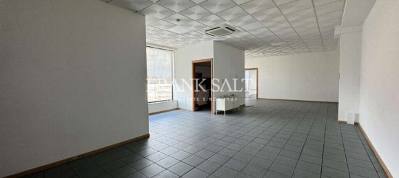 1700m² Office in Luqa, Malta No. 13300 3