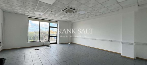 1700m² Office in Luqa, Malta No. 13300 2