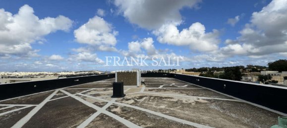 1700m² Office in Luqa, Malta No. 13300 6