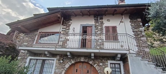 3 bedrooms Villa in Stresa, Italy No. 347689 2