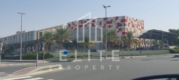 terreno en venta en Dubai, UAE № 103146 11