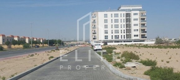 terreno en venta en Dubai, UAE № 103146 12