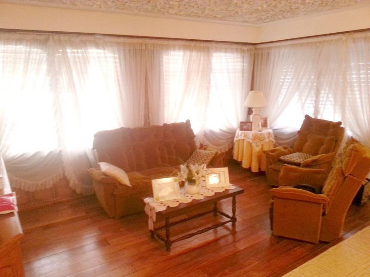 3 bedrooms House in Mar del Plata, Argentina No. 84556