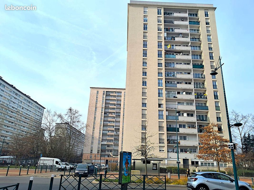 2 chambres Appartement à Gennevilliers, France No. 169161