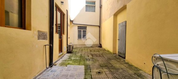 Studio in Pistoia, Italy No. 38101 5