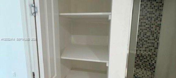 2 dormitorios dúplex en alquiler en Miami, Miami-Dade, Florida, USA № 615014 4
