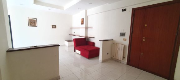 3 rooms Apartment in Rome, Italy No. 192290 8