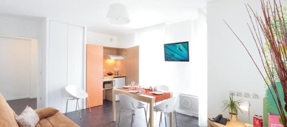 Studio in Tours, France No. 156656 8