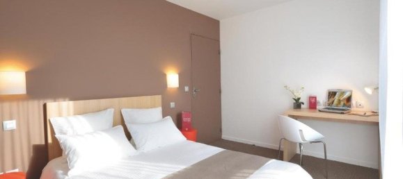 Studio in Tours, France No. 156656 7