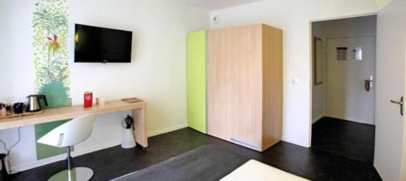 Studio in Tours, France No. 156656 4