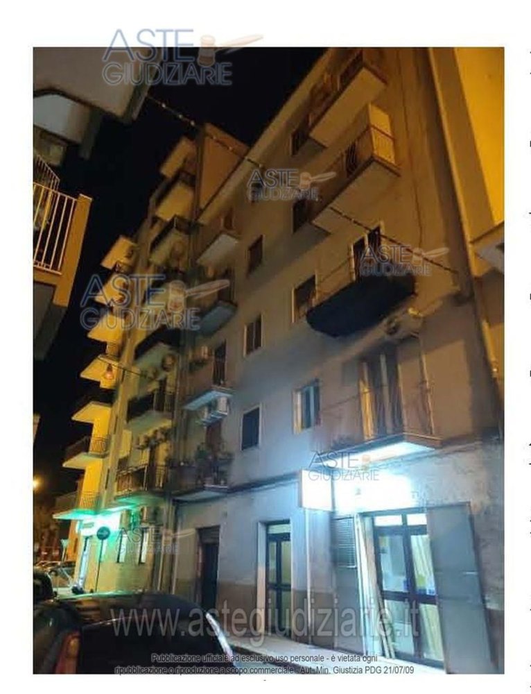 4غرفة شقة في Taranto, Italy رقم 30835