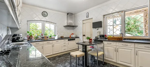 6 bedrooms Villa in Cascais, Portugal No. 141369 10