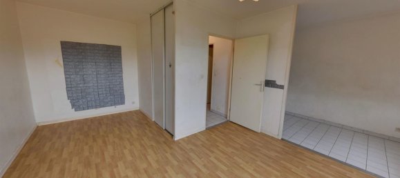 Studio in Evry, France No. 175352 2