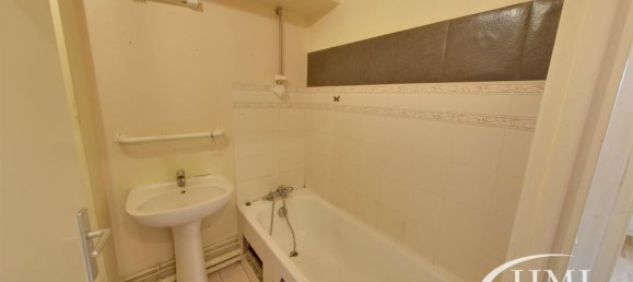 Studio in Evry, France No. 175352 5