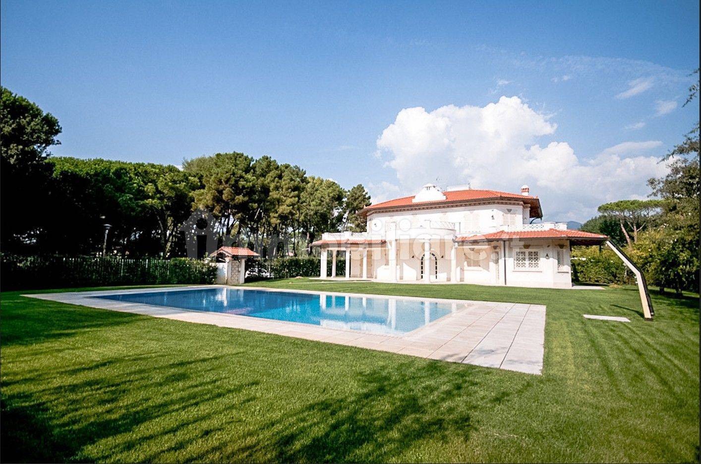 6 Schlafzimmer Villa in Forte dei Marmi, Italy, Nr. 325603