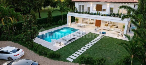 8 bedrooms Villa in Forte dei Marmi, Italy No. 36502 5