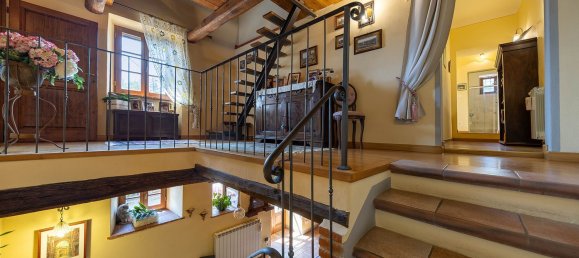 5غرفة منزل في Cortona, Italy رقم 102198 11