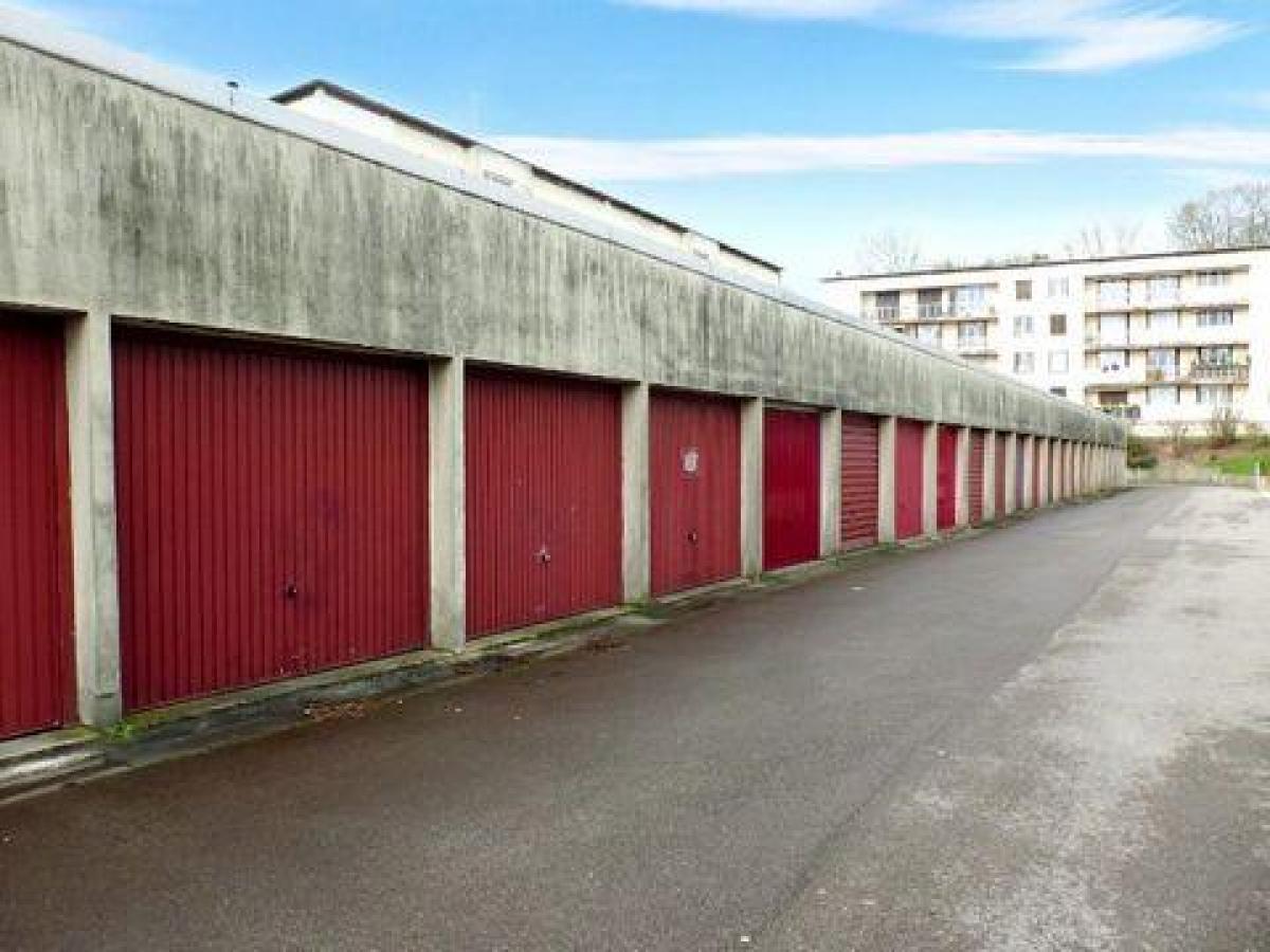 Laden in Domont, France 13m², Nr. 18602