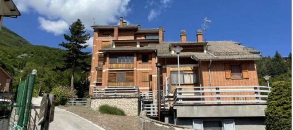 4 rooms Apartment in Scanno, Italy No. 185443 7