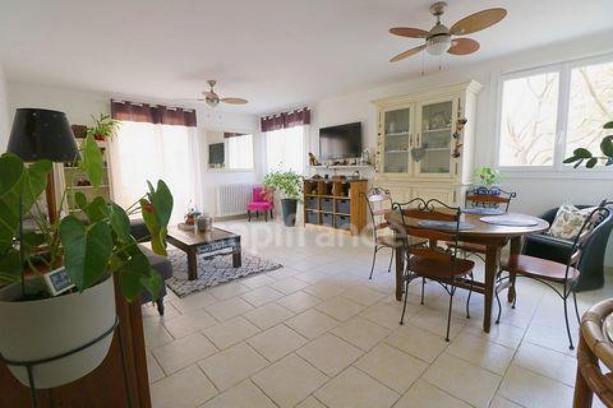 2 bedrooms Condo in Montpellier, France No. 25672