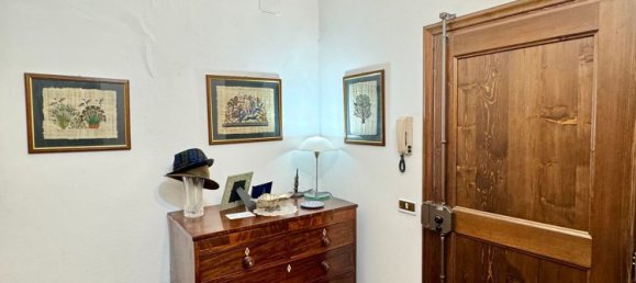 3 rooms Apartment in Florence, Italy No. 12483 9