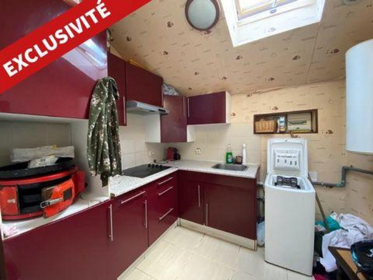 Studio in Sens, France, Nr. 5917