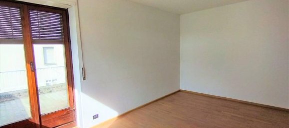 4 rooms Apartment in Sondrio, Italy No. 41677 3