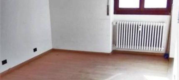 4 rooms Apartment in Sondrio, Italy No. 41677 2