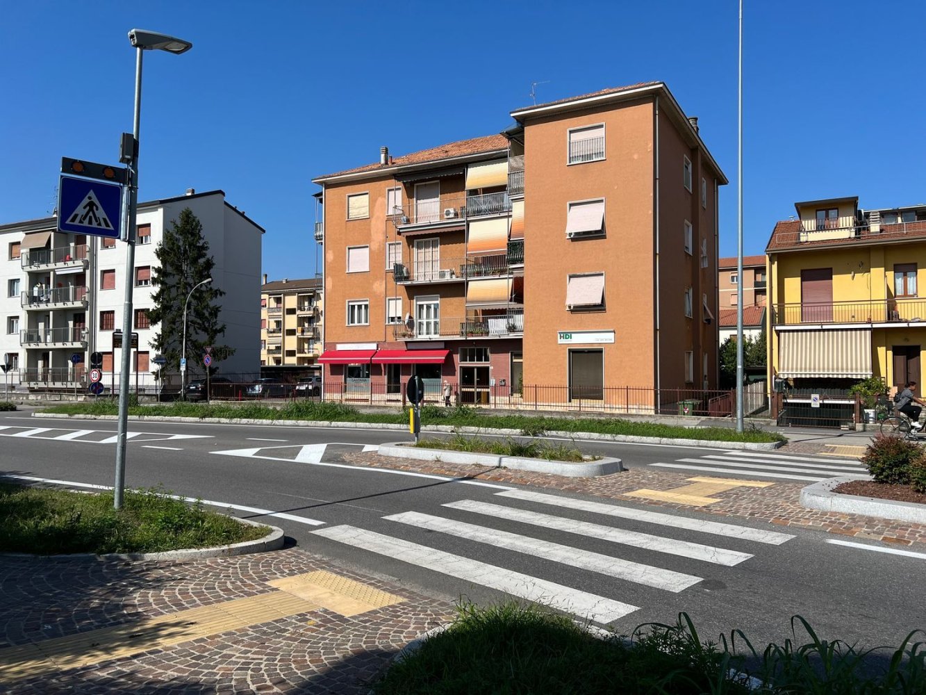 2 bedrooms Apartment in Arcore, Italy No. 373807