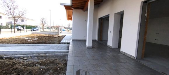 Casa de 5 habitaciónes en Pordenone, Italy No. 30666 5