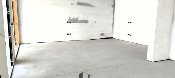 Casa de 5 habitaciónes en Pordenone, Italy No. 30666 8